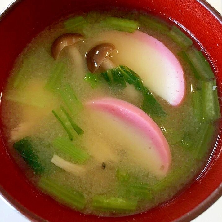 かまぼこ➕しめじ➕小松菜の味噌汁